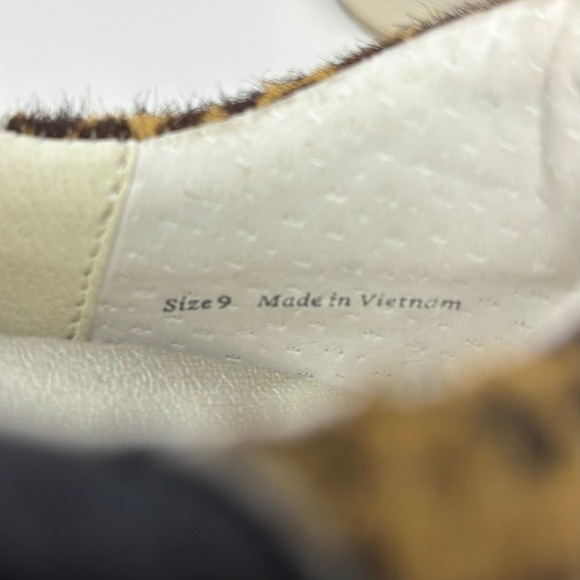 DOLCE VITA Women's Zina Plush Leopard Sneakers Women's Size 9 Low Top Lace Up - Picture 9 of 11